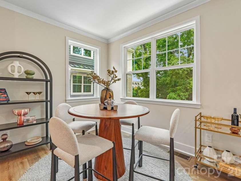 806 Hammers Lane, Charlotte, NC 28205.  MLS# CAR4341636, YatesRealty ID 10739. 