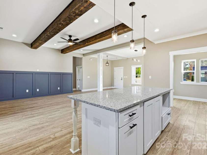 79 Crystal Mountain Drive, Hendersonville, NC 28739.  MLS# CAR4326077, YatesRealty ID 1074. 