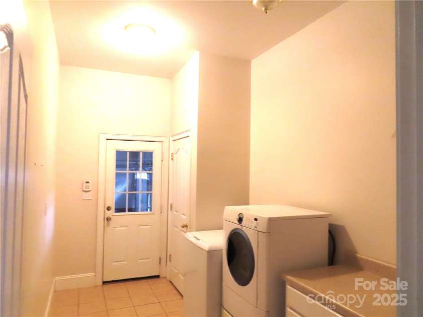 2530 Sharon Road, York, SC 2745.  MLS# CAR4254461, YatesRealty ID 10740. 