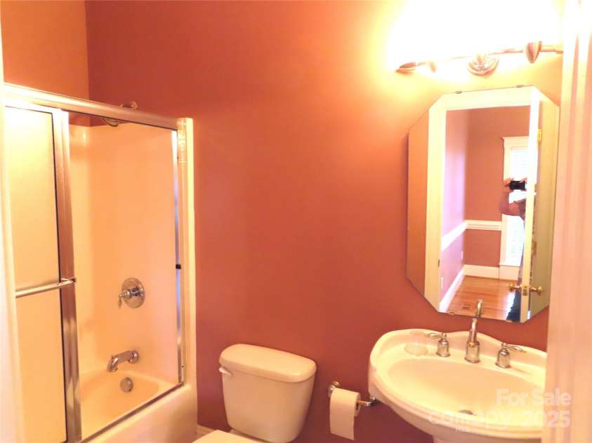 2530 Sharon Road, York, SC 2745.  MLS# CAR4254461, YatesRealty ID 10740. 