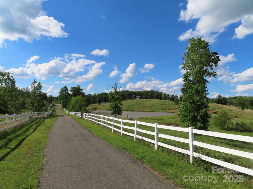 2530 Sharon Road, York, SC 29745.  MLS# CAR4254461, YatesRealty ID 10740. 