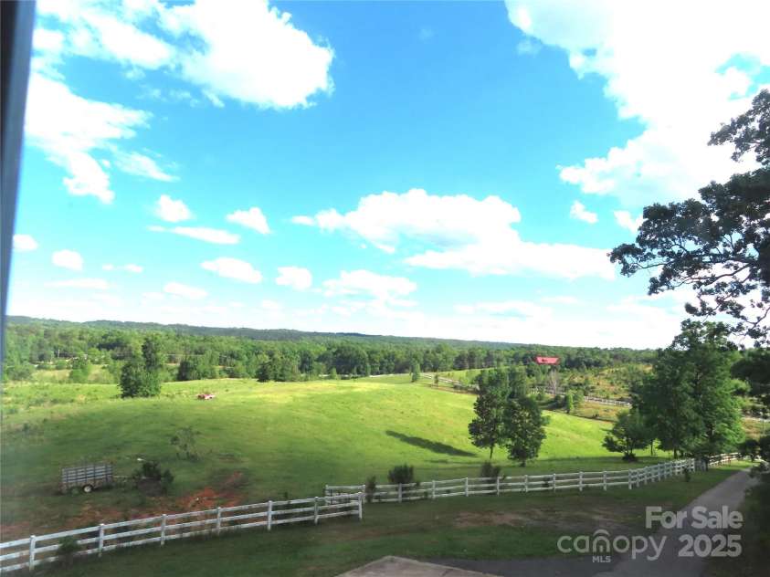 2530 Sharon Road, York, SC 29745.  MLS# CAR4254461, YatesRealty ID 10740. 