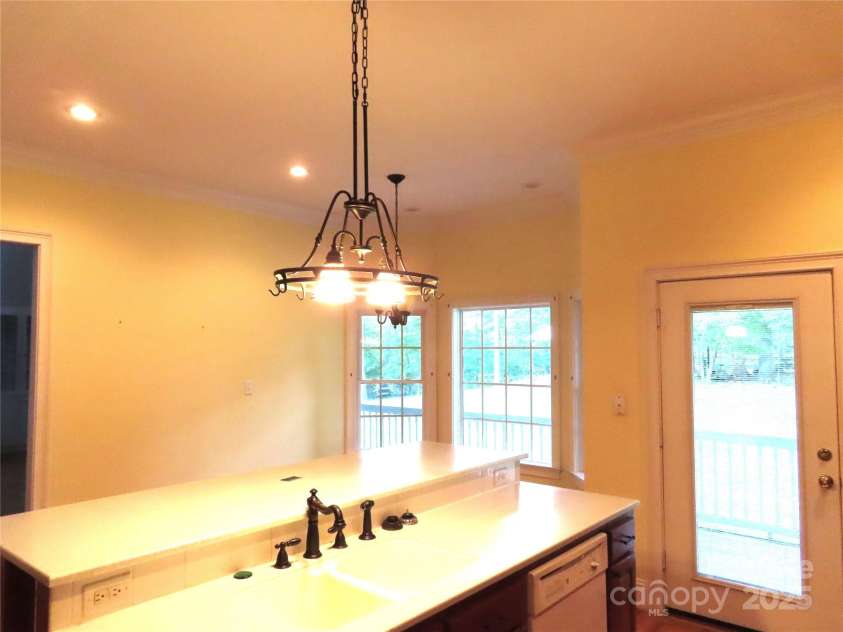 2530 Sharon Road, York, SC 29745.  MLS# CAR4254461, YatesRealty ID 10740. 