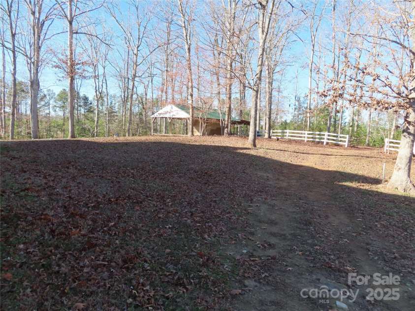 2530 Sharon Road, York, SC 29745.  MLS# CAR4254461, YatesRealty ID 10740. 