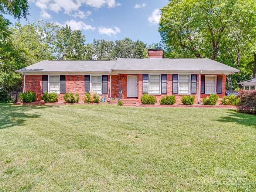 5411 Valley Forge Road, Charlotte, NC 28210.  MLS# CAR4255474, YatesRealty ID 10741. 