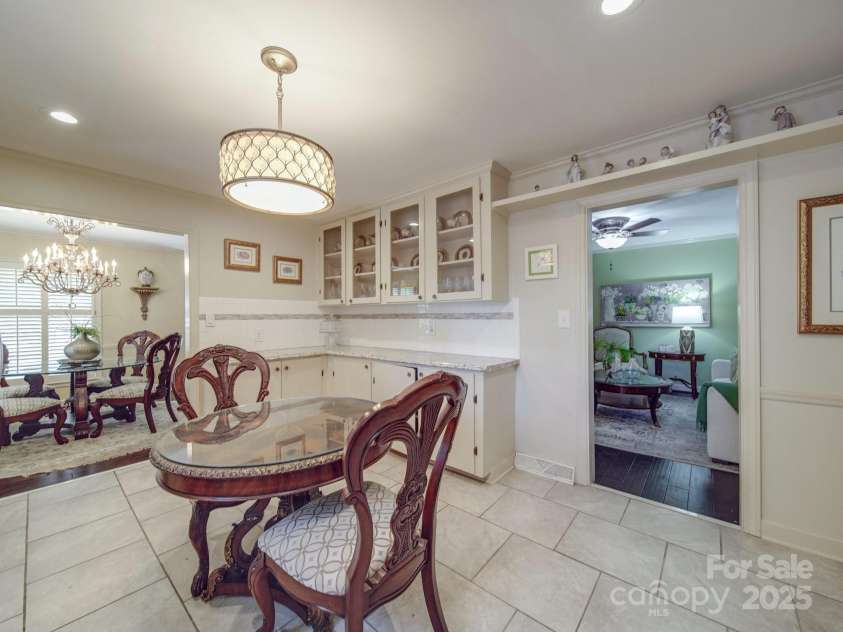 5411 Valley Forge Road, Charlotte, NC 28210.  MLS# CAR4255474, YatesRealty ID 10741. 