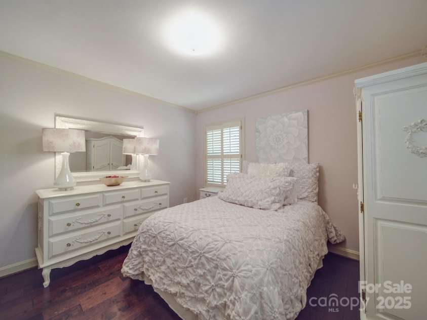 5411 Valley Forge Road, Charlotte, NC 28210.  MLS# CAR4255474, YatesRealty ID 10741. 