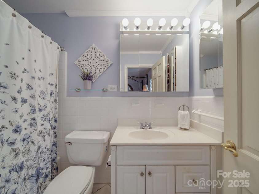 5411 Valley Forge Road, Charlotte, NC 28210.  MLS# CAR4255474, YatesRealty ID 10741. 