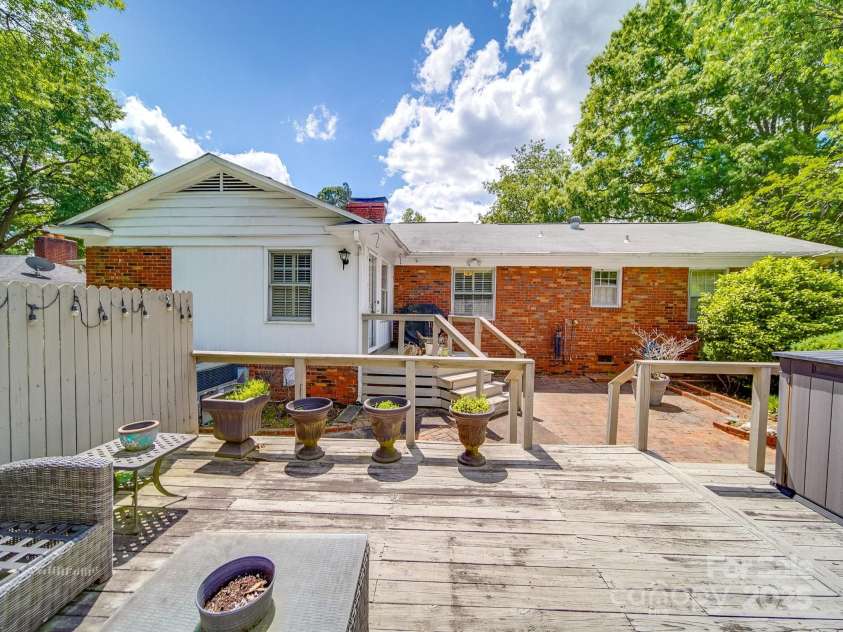 5411 Valley Forge Road, Charlotte, NC 28210.  MLS# CAR4255474, YatesRealty ID 10741. 