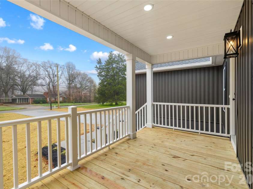 242 Bradley Farm Road, Statesville, NC 28625.  MLS# CAR4355453, YatesRealty ID 10743. 
