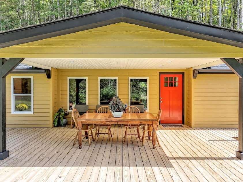 70 Icicle Ridge Road, Sylva, NC 28779.  MLS# CAR4344064, YatesRealty ID 10746. 