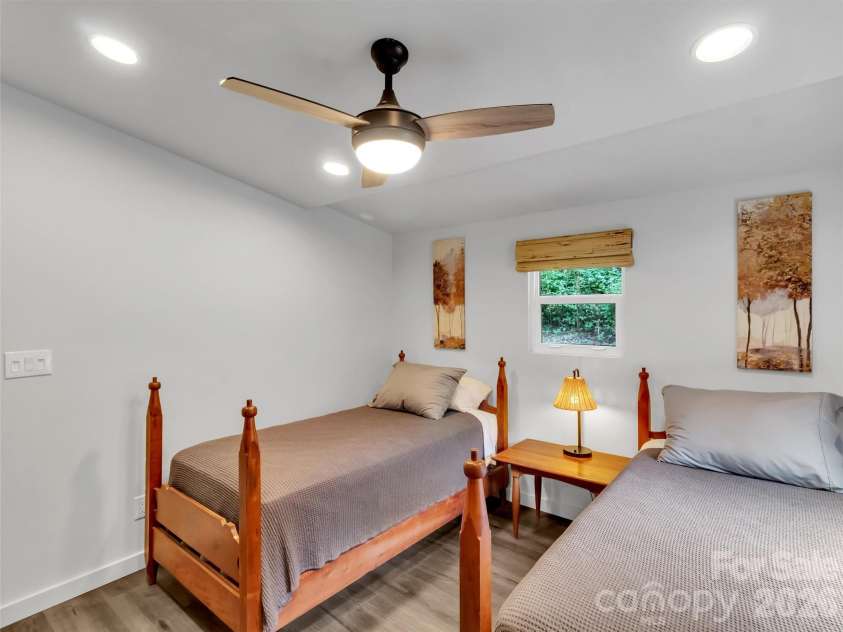 70 Icicle Ridge Road, Sylva, NC 28779.  MLS# CAR4344064, YatesRealty ID 10746. 