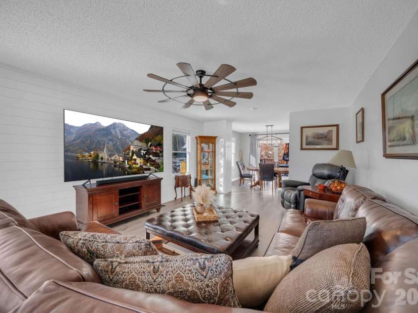 2581 Double Island Road, Burnsville, NC 28740.  MLS# CAR4320527, YatesRealty ID 10747. Living Room