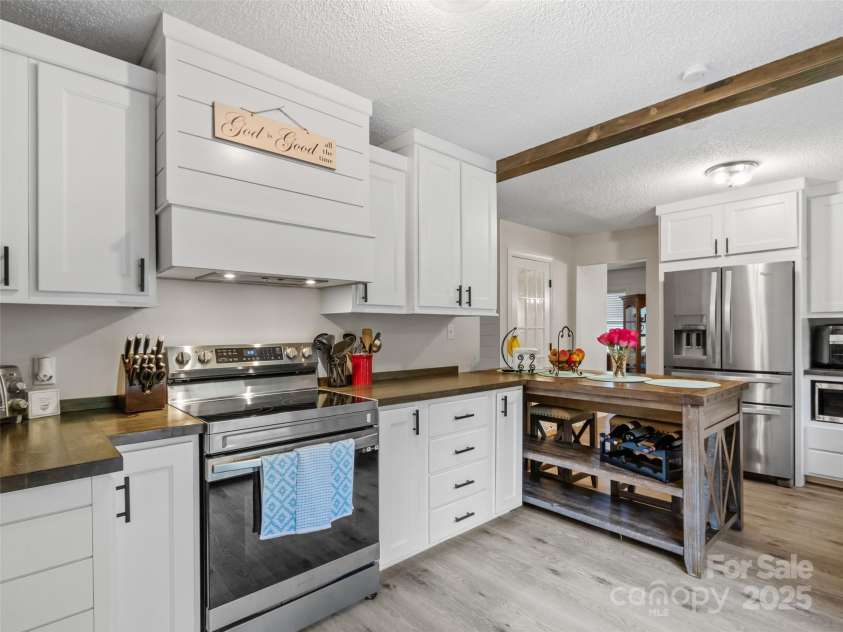 2581 Double Island Road, Green Mountain, NC 28740.  MLS# CAR4255592, YatesRealty ID 10747. 