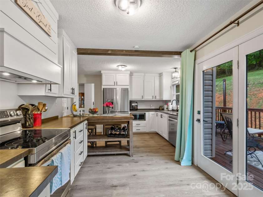 2581 Double Island Road, Green Mountain, NC 28740.  MLS# CAR4255592, YatesRealty ID 10747. 