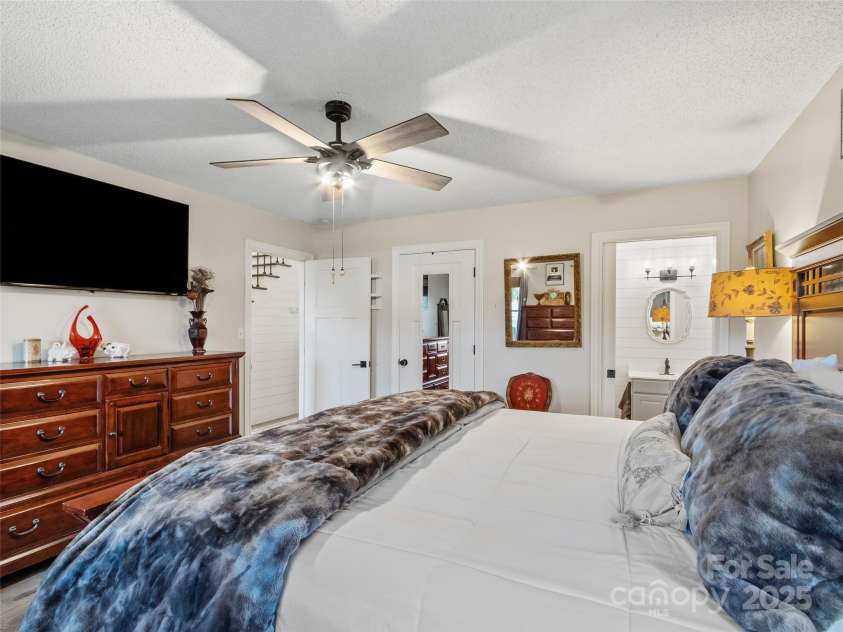 2581 Double Island Road, Green Mountain, NC 28740.  MLS# CAR4255592, YatesRealty ID 10747. 