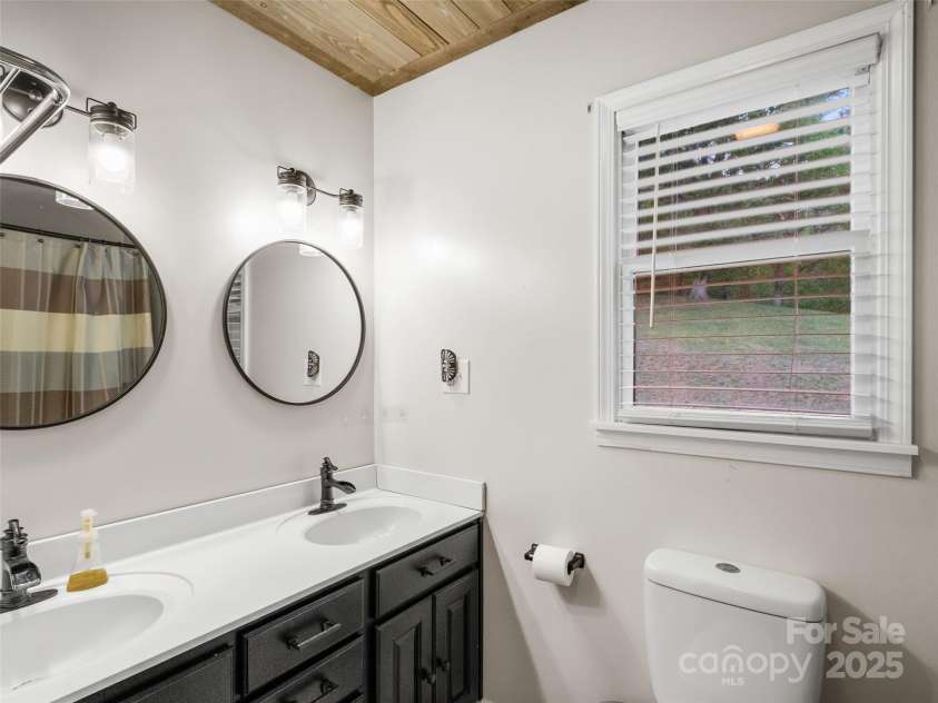 2581 Double Island Road, Green Mountain, NC 28740.  MLS# CAR4255592, YatesRealty ID 10747. 