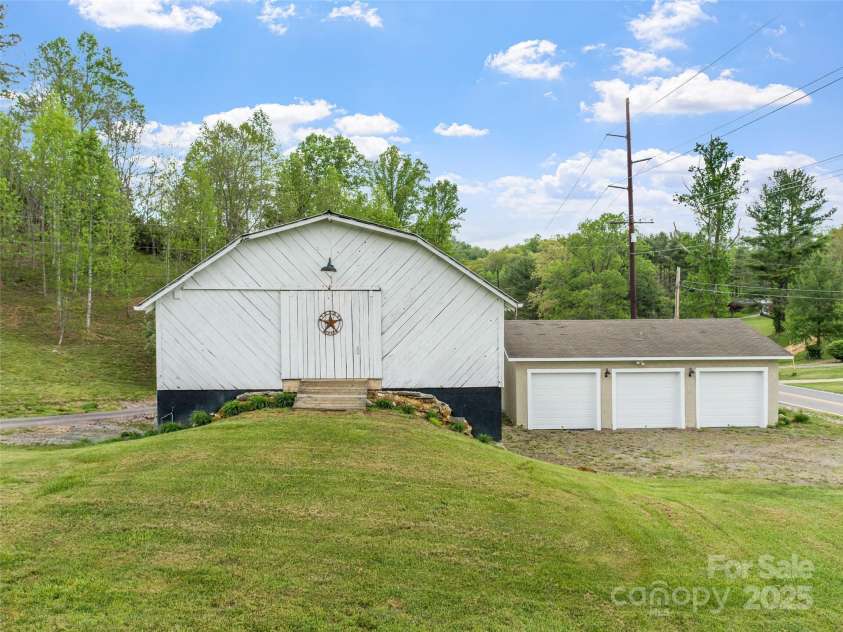 2581 Double Island Road, Green Mountain, NC 28740.  MLS# CAR4255592, YatesRealty ID 10747. 