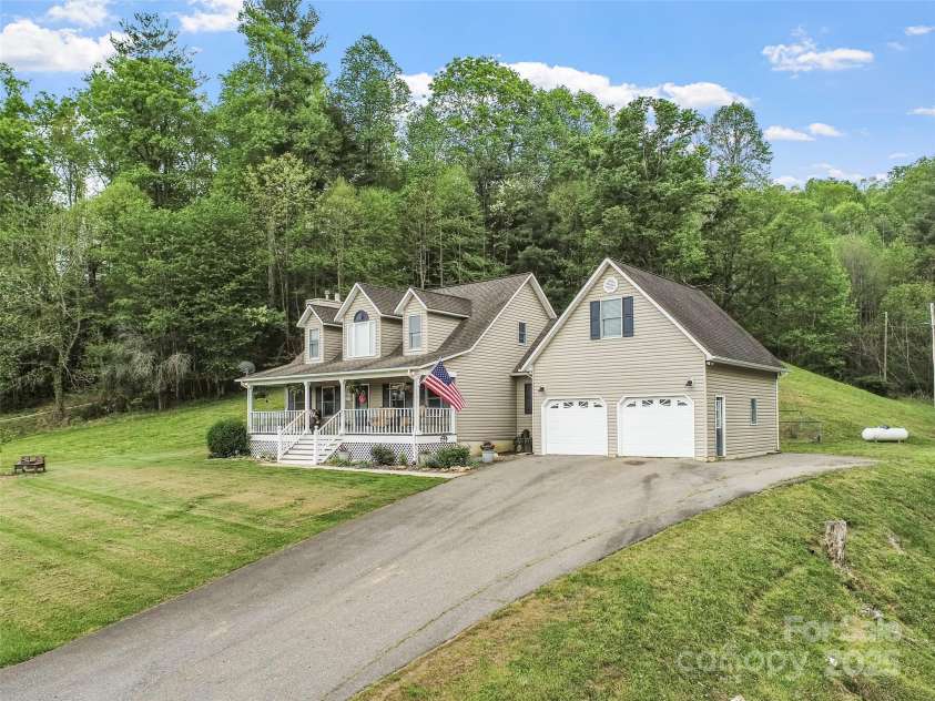 2581 Double Island Road, Green Mountain, NC 28740.  MLS# CAR4255592, YatesRealty ID 10747. 