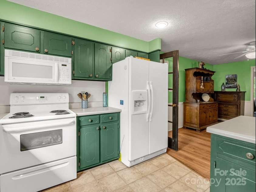 125 Snug Harbor Circle, Lake Lure, NC 28746.  MLS# CAR4250830, YatesRealty ID 10748. 