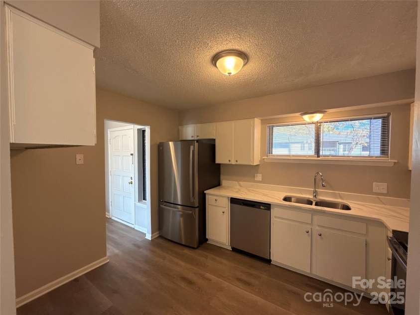 11537 Turn Stone Court, Charlotte, NC 28226.  MLS# CAR4316086, YatesRealty ID 1075. 