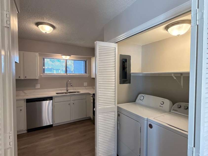 11537 Turn Stone Court, Charlotte, NC 28226.  MLS# CAR4316086, YatesRealty ID 1075. 