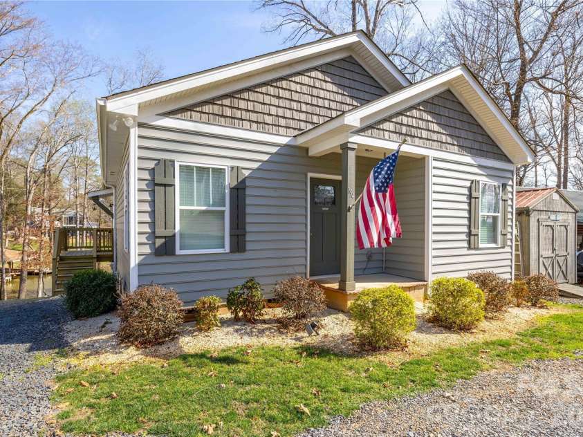 194 Hattaway Circle, Mount Gilead, NC 27306.  MLS# CAR4356878, YatesRealty ID 10751. 