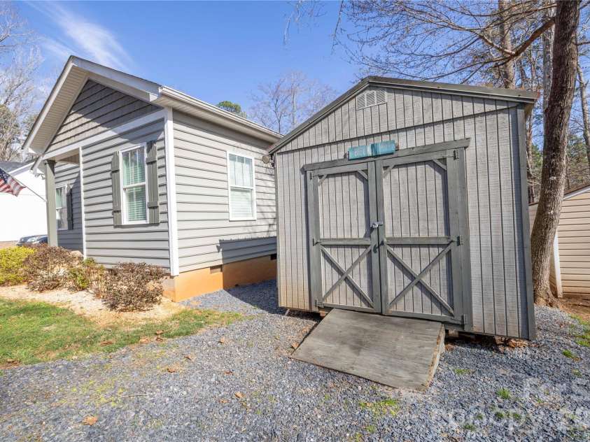 194 Hattaway Circle, Mount Gilead, NC 27306.  MLS# CAR4356878, YatesRealty ID 10751. 