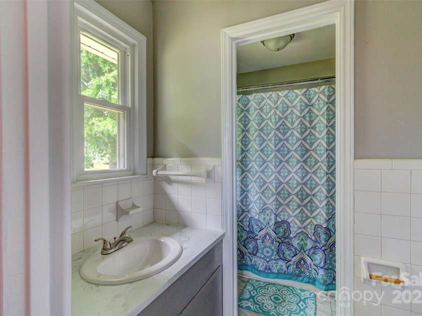 413 Mulberry Street, Cherryville, NC 28021.  MLS# CAR4255272, YatesRealty ID 10752. 