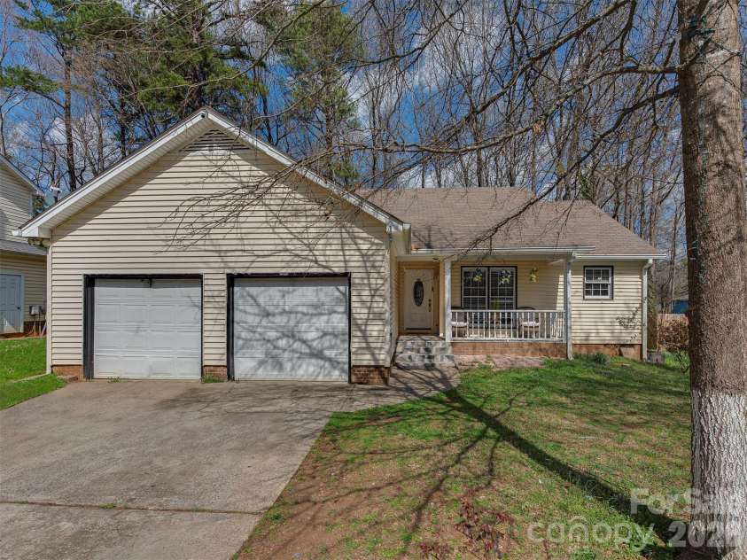 8540 Stoneface Road, Charlotte, NC 28214.  MLS# CAR4355516, YatesRealty ID 10752. 
