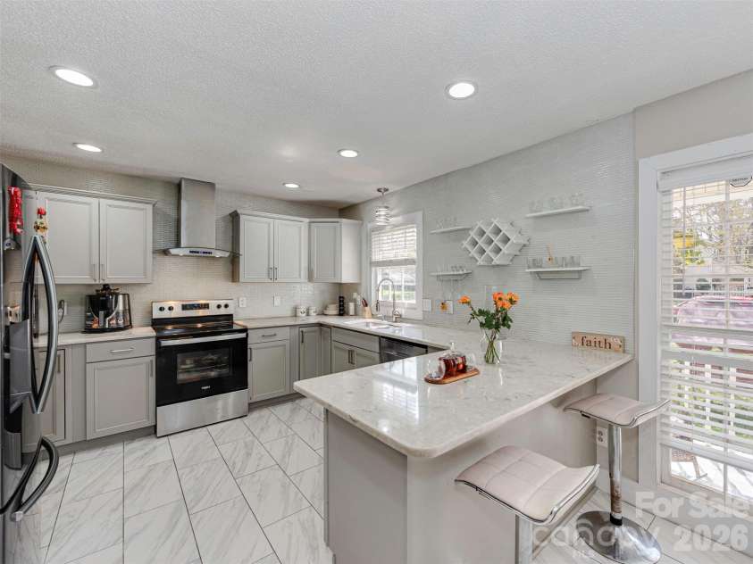8540 Stoneface Road, Charlotte, NC 28214.  MLS# CAR4355516, YatesRealty ID 10752. 