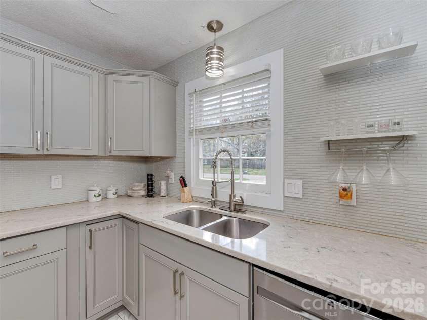 8540 Stoneface Road, Charlotte, NC 28214.  MLS# CAR4355516, YatesRealty ID 10752. 