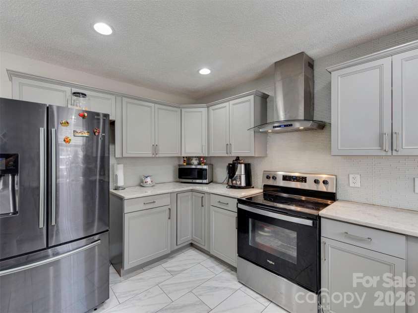 8540 Stoneface Road, Charlotte, NC 28214.  MLS# CAR4355516, YatesRealty ID 10752. 