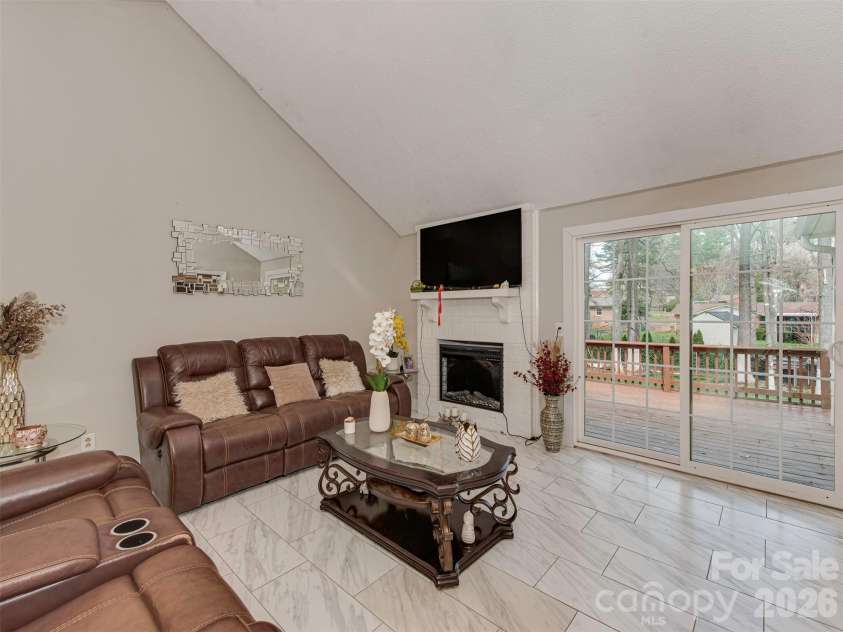 8540 Stoneface Road, Charlotte, NC 28214.  MLS# CAR4355516, YatesRealty ID 10752. 