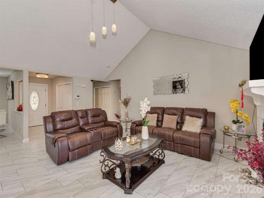 8540 Stoneface Road, Charlotte, NC 28214.  MLS# CAR4355516, YatesRealty ID 10752. 