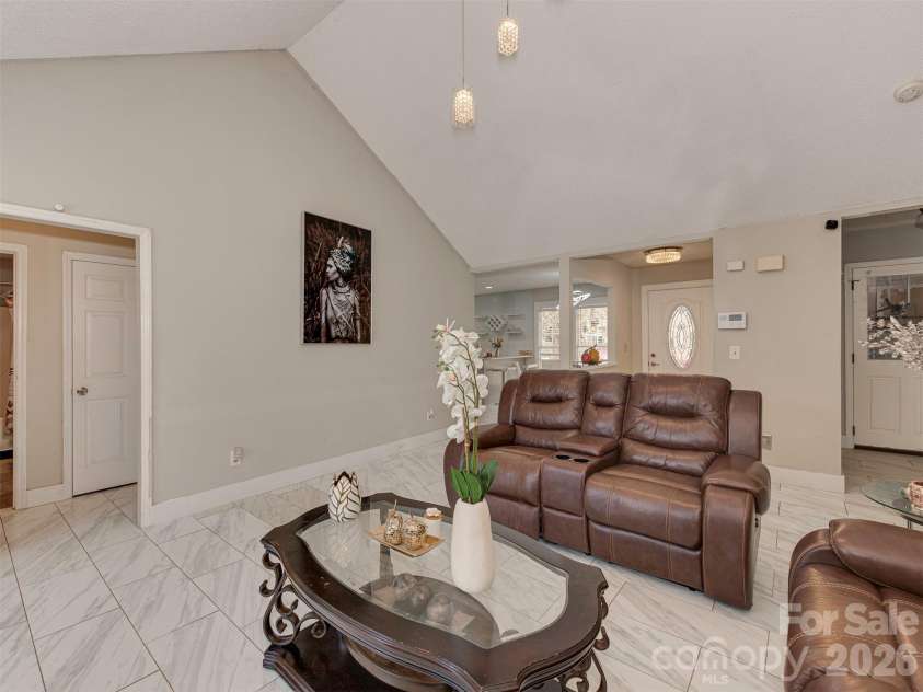 8540 Stoneface Road, Charlotte, NC 28214.  MLS# CAR4355516, YatesRealty ID 10752. 