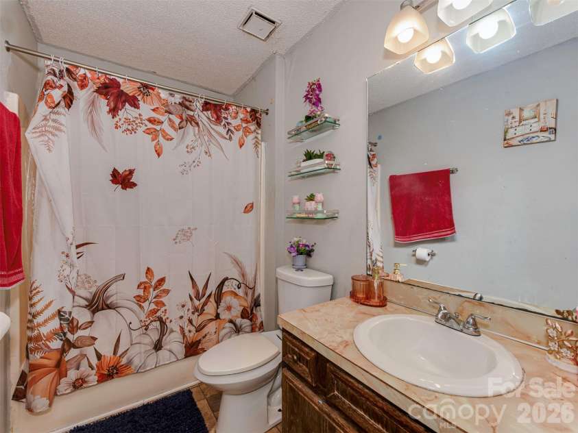 8540 Stoneface Road, Charlotte, NC 28214.  MLS# CAR4355516, YatesRealty ID 10752. 