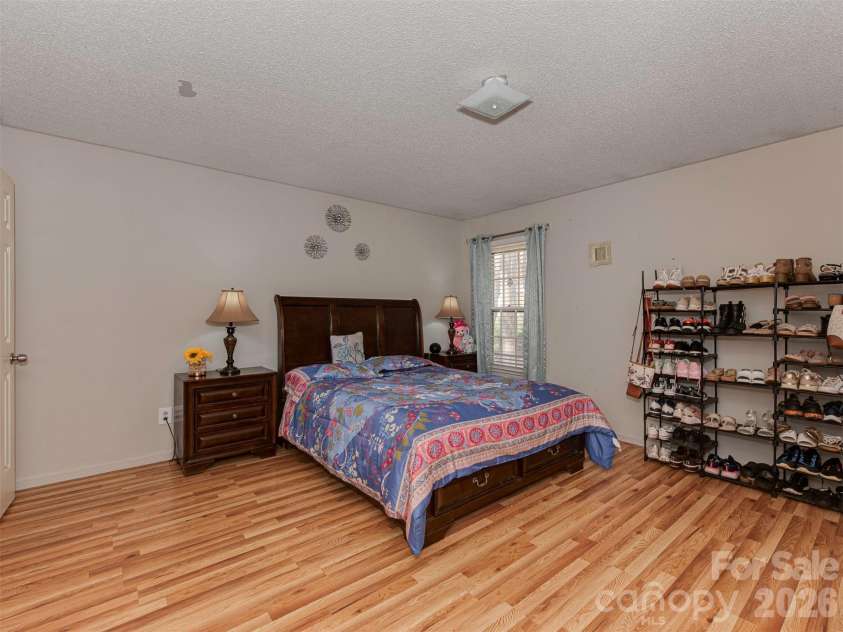 8540 Stoneface Road, Charlotte, NC 28214.  MLS# CAR4355516, YatesRealty ID 10752. 