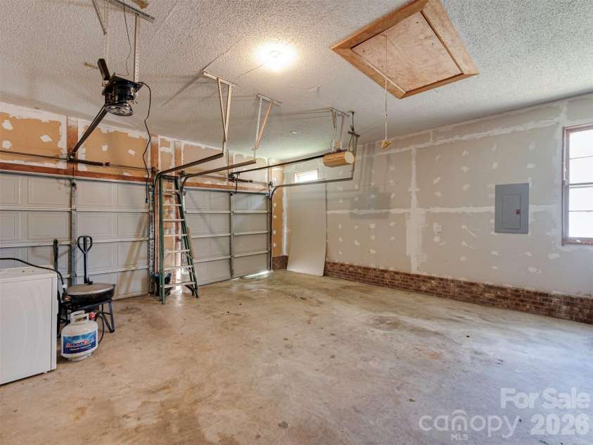 8540 Stoneface Road, Charlotte, NC 28214.  MLS# CAR4355516, YatesRealty ID 10752. 