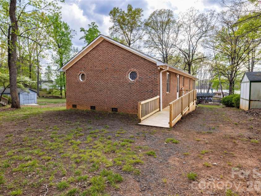 646 Springwood Drive, Mount Gilead, NC 27306.  MLS# CAR4366149, YatesRealty ID 10753. 