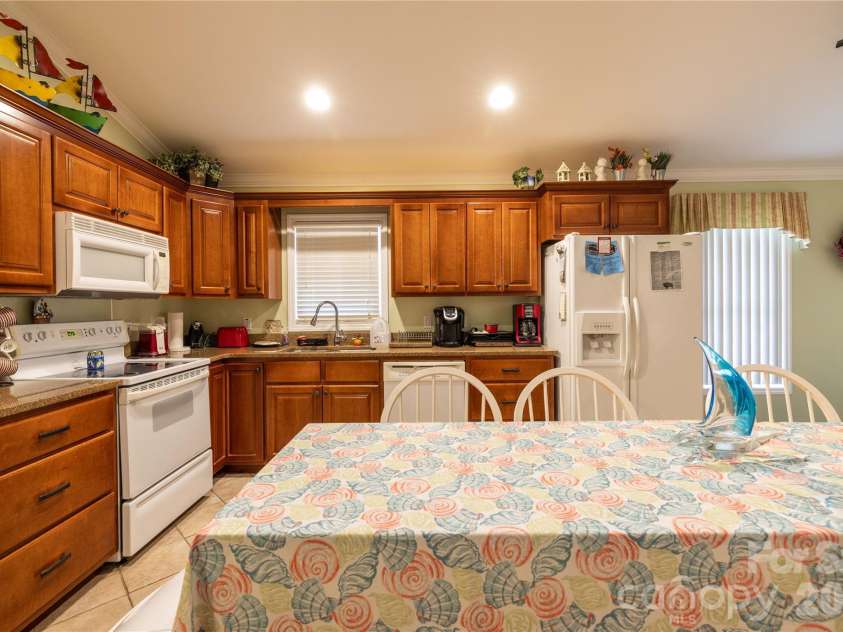 646 Springwood Drive, Mount Gilead, NC 27306.  MLS# CAR4366149, YatesRealty ID 10753. 