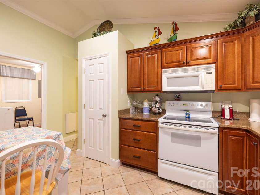 646 Springwood Drive, Mount Gilead, NC 27306.  MLS# CAR4366149, YatesRealty ID 10753. 