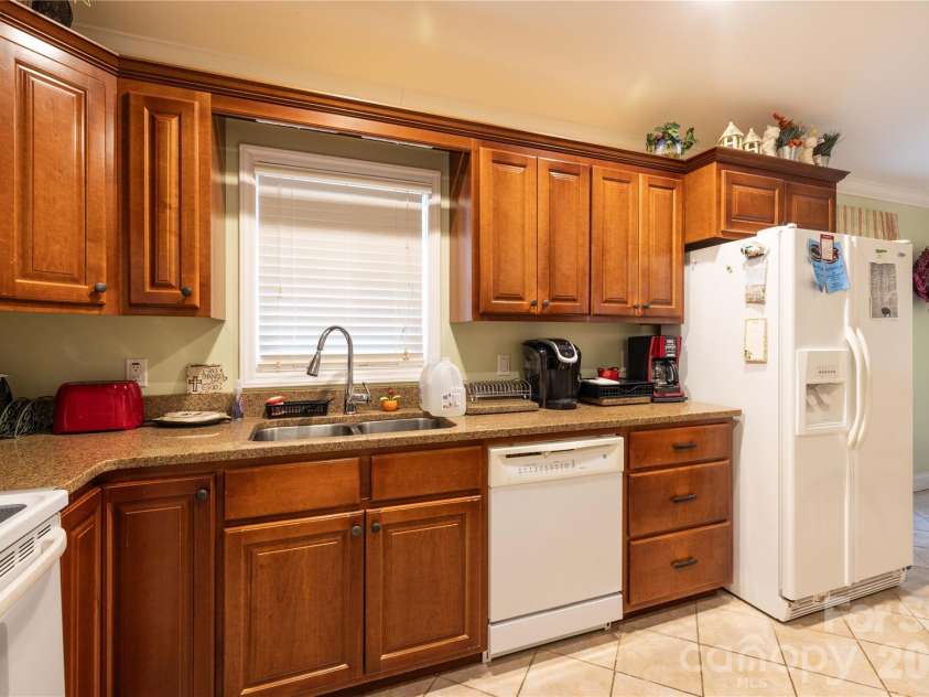 646 Springwood Drive, Mount Gilead, NC 27306.  MLS# CAR4366149, YatesRealty ID 10753. 