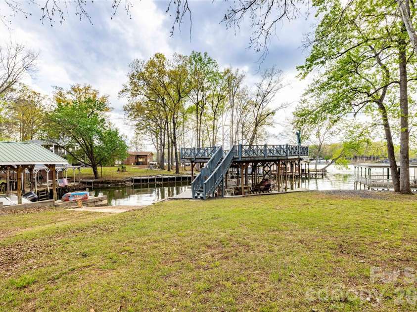 646 Springwood Drive, Mount Gilead, NC 27306.  MLS# CAR4366149, YatesRealty ID 10753. 