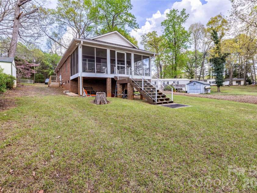 646 Springwood Drive, Mount Gilead, NC 27306.  MLS# CAR4366149, YatesRealty ID 10753. 