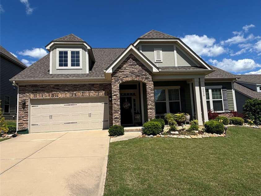 10039 St Kitts Landing Lane, Charlotte, NC 28278.  MLS# CAR4254774, YatesRealty ID 10755. 
