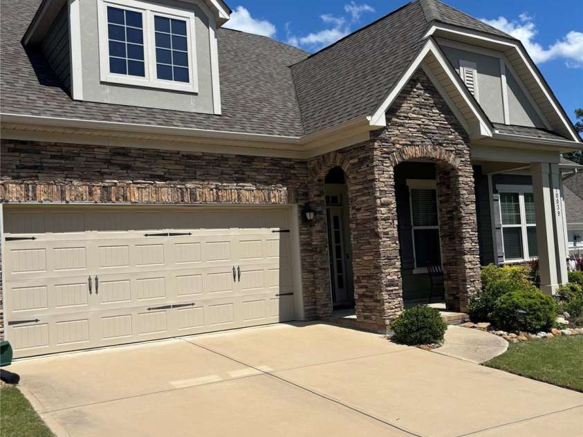 10039 St Kitts Landing Lane, Charlotte, NC 28278.  MLS# CAR4254774, YatesRealty ID 10755. 