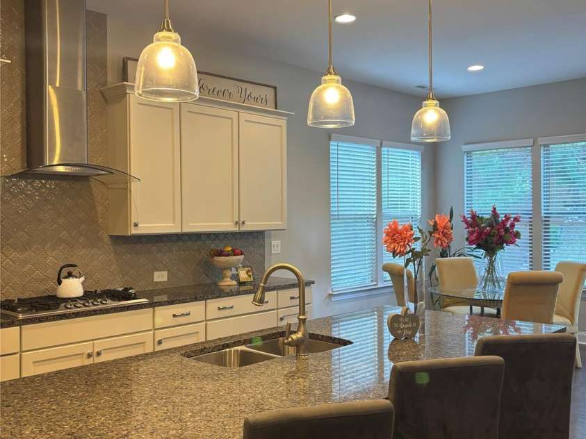 10039 St Kitts Landing Lane, Charlotte, NC 28278.  MLS# CAR4254774, YatesRealty ID 10755. 