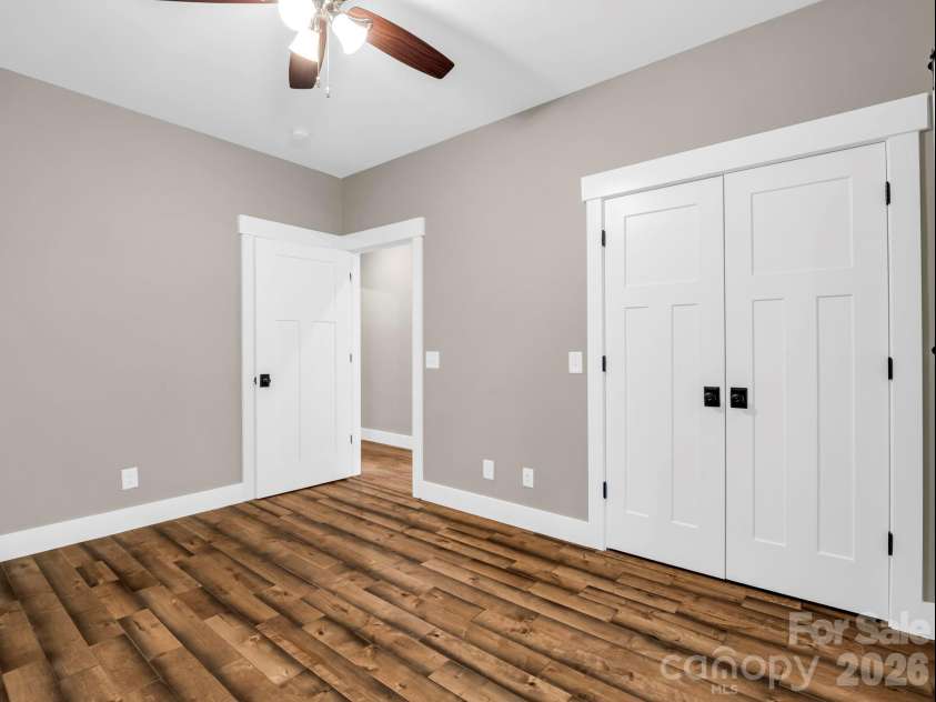 38 Scenic View Drive, Hendersonville, NC 28792.  MLS# CAR4357881, YatesRealty ID 10755. 