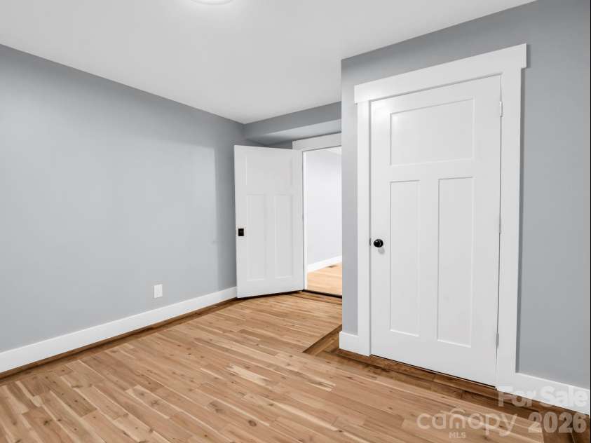 38 Scenic View Drive, Hendersonville, NC 28792.  MLS# CAR4357881, YatesRealty ID 10755. Bonus Room on Lower Level